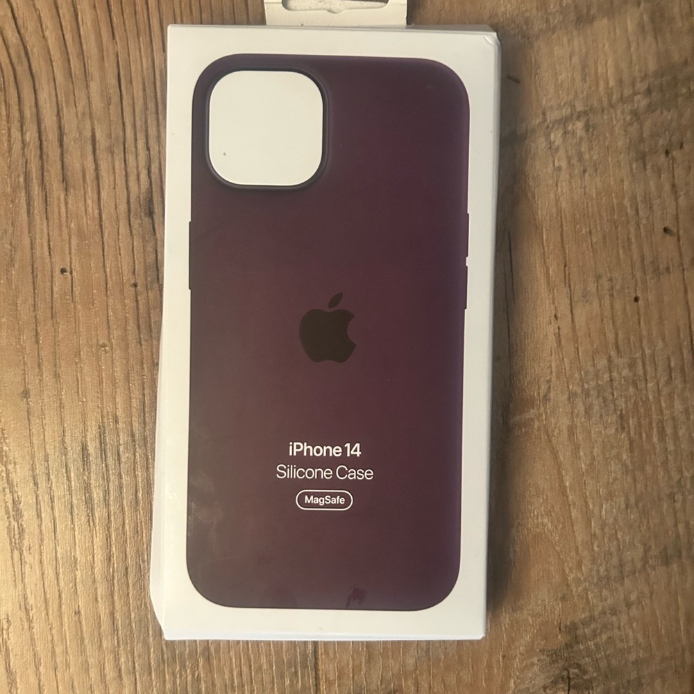 Apple iPhone 14 purple silicon case MagSafe